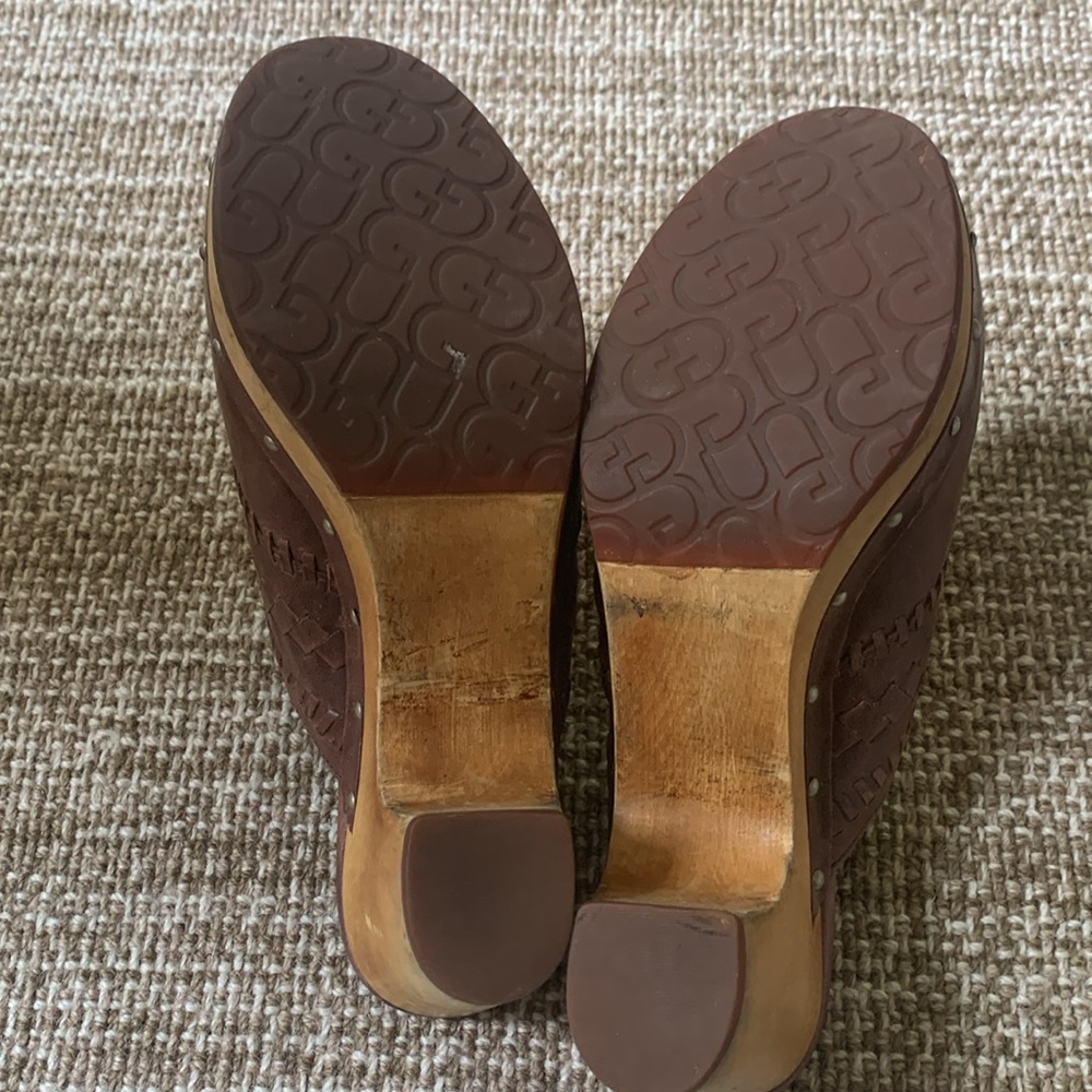 UGG Clogs - Picture 8 of 8